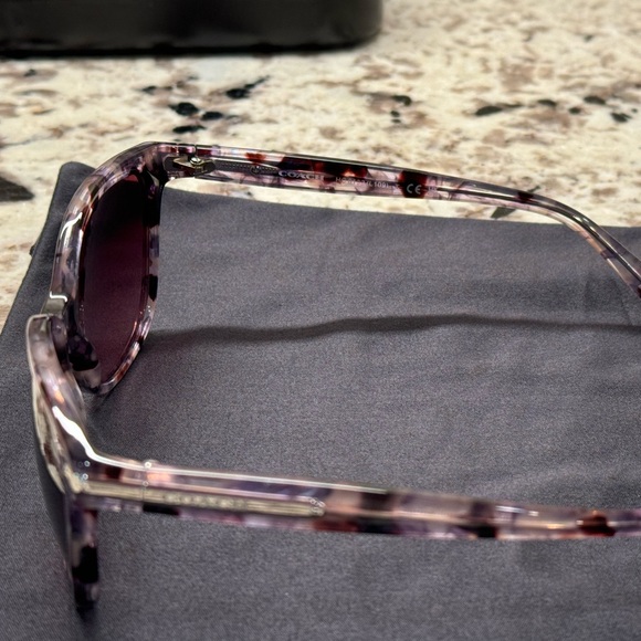 Brand NWOT COACH HC8132 L109 Sunglasses 🕶️ - Picture 7 of 16